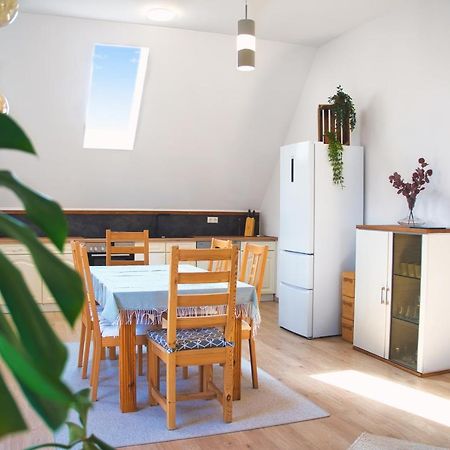 Luxus Apartment! Kueche, Balkon, Netflix, Parkplatz - 8 Personen Ilmmunster エクステリア 写真